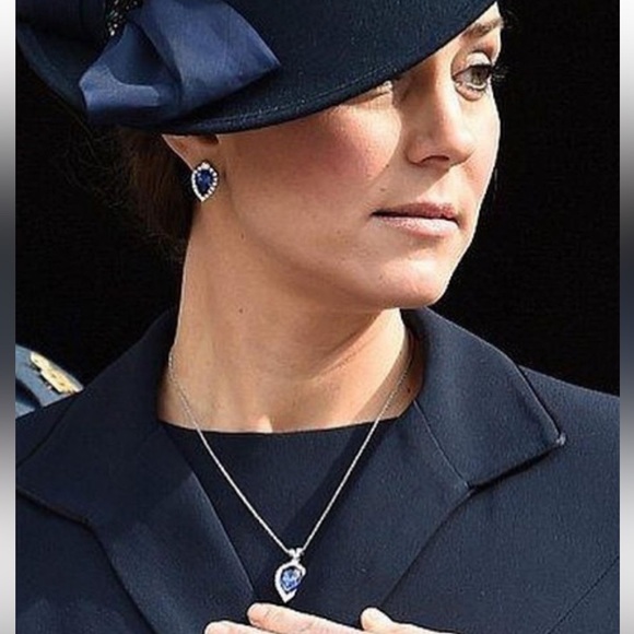 Gorgeous sapphire Necklace and Earrings set 😍 - Picture 7 of 16